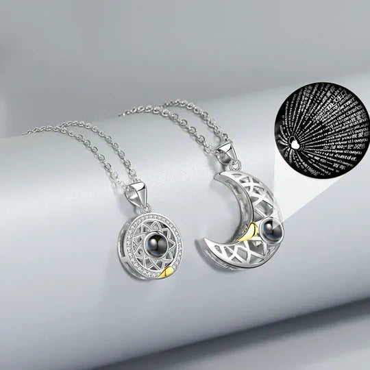 COLLAR SOL Y LUNA CON 100 IDIOMAS